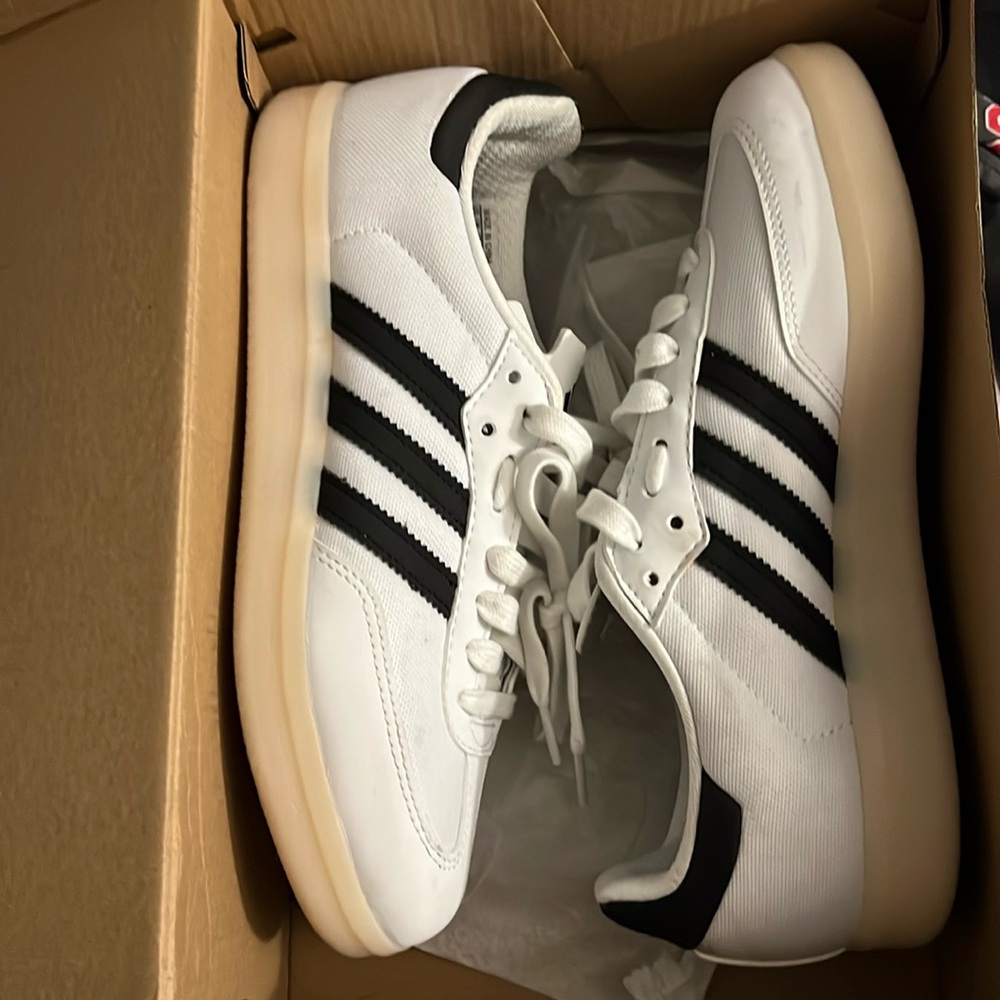 Adidas Velosamba Spin Shoes with Clips.